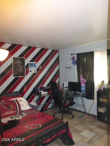 302 W GREENWICH Road, Kearny, AZ 85137