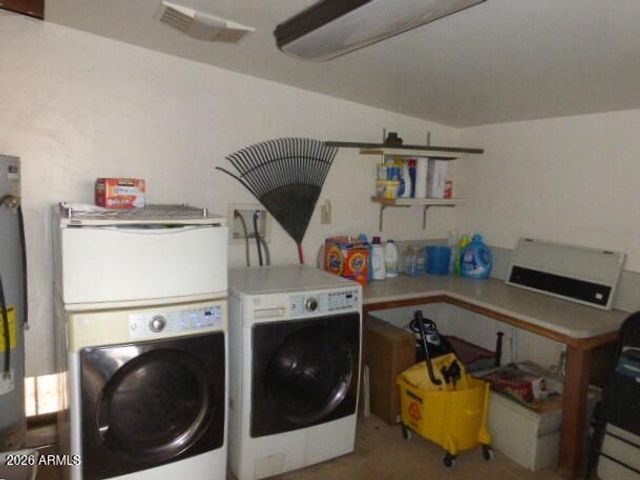 302 W GREENWICH Road, Kearny, AZ 85137