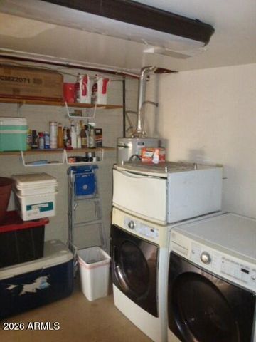 302 W GREENWICH Road, Kearny, AZ 85137