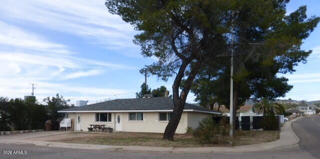 302 W GREENWICH Road, Kearny, AZ 85137