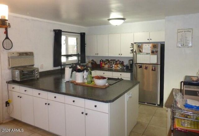 302 W GREENWICH Road, Kearny, AZ 85137