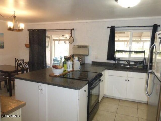 302 W GREENWICH Road, Kearny, AZ 85137