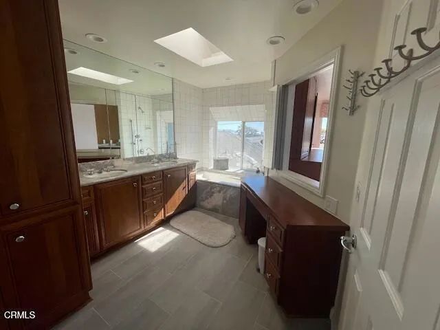 2043 Sunridge Drive B, Ventura, CA 93003