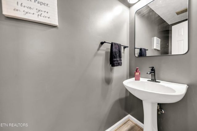 153 Autumn Drive, Clinton, TN 37716