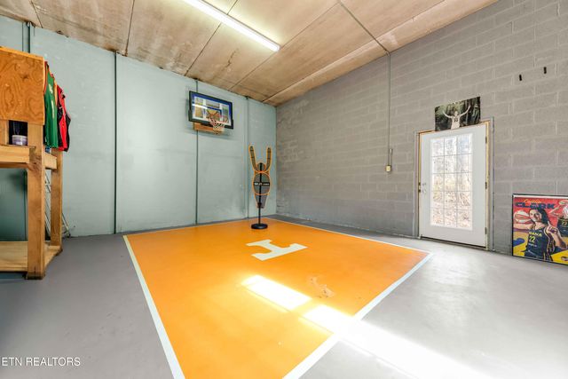 153 Autumn Drive, Clinton, TN 37716