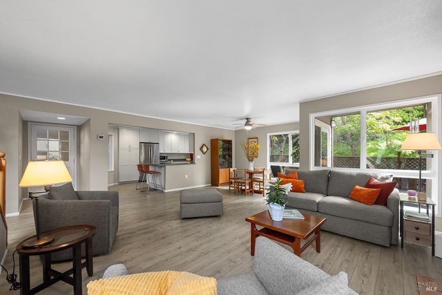 1312 Foothill Dr, Healdsburg, CA 95448