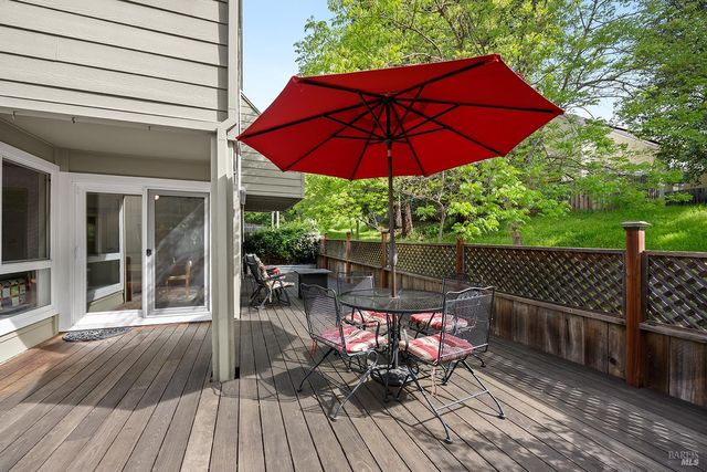 1312 Foothill Dr, Healdsburg, CA 95448