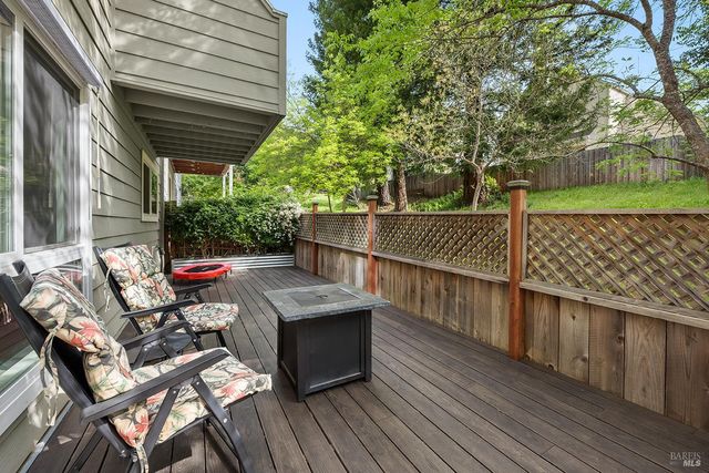 1312 Foothill Dr, Healdsburg, CA 95448