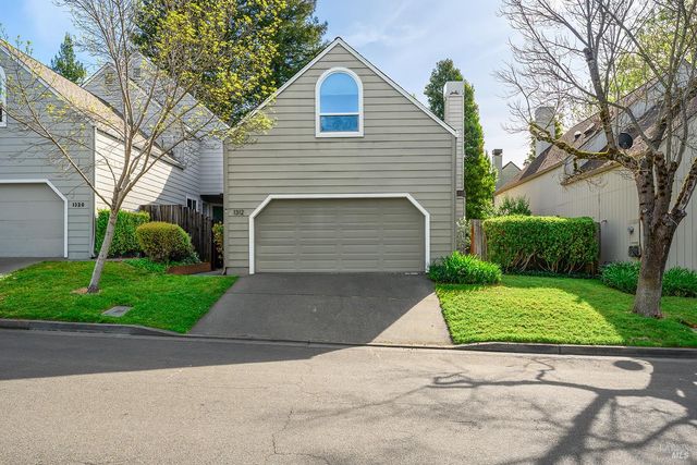 1312 Foothill Dr, Healdsburg, CA 95448