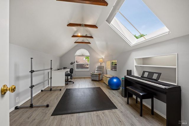 1312 Foothill Dr, Healdsburg, CA 95448