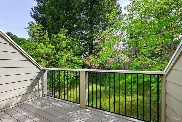 1312 Foothill Dr, Healdsburg, CA 95448