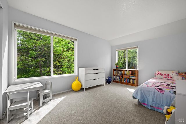 1312 Foothill Dr, Healdsburg, CA 95448