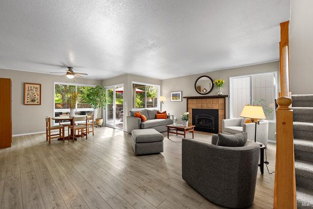 1312 Foothill Dr, Healdsburg, CA 95448