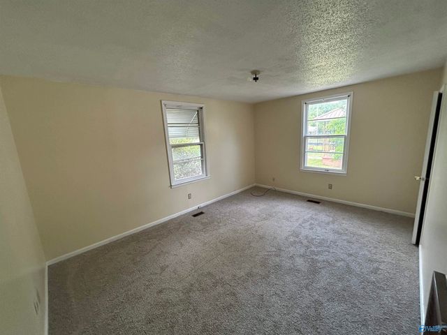 35 W Wilkinson Avenue, Gadsden, AL 35904