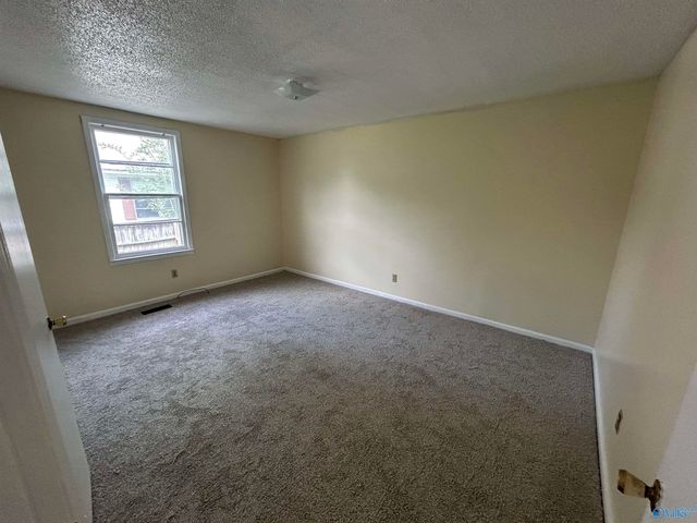 35 W Wilkinson Avenue, Gadsden, AL 35904