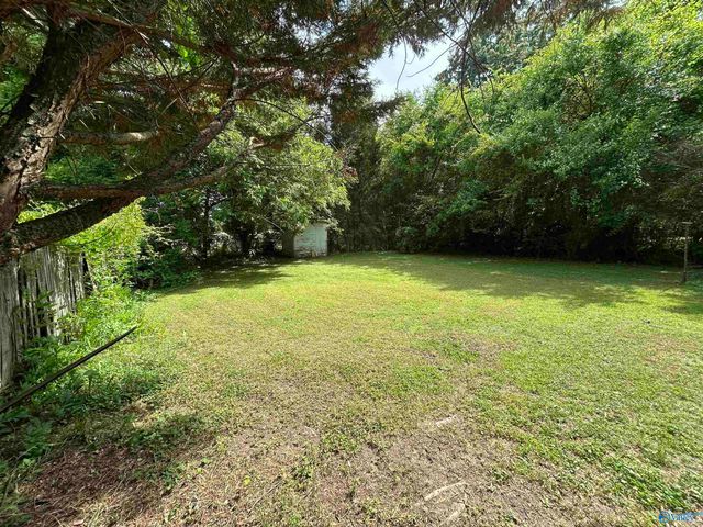35 W Wilkinson Avenue, Gadsden, AL 35904