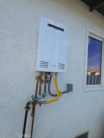 1547 W 82nd Street, Los Angeles, CA 90047