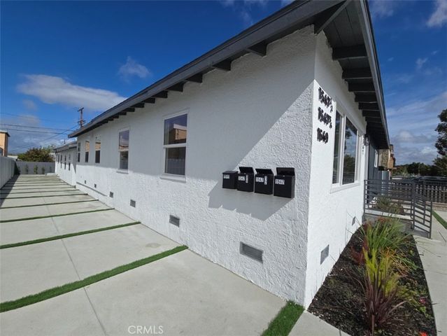 1547 W 82nd Street, Los Angeles, CA 90047