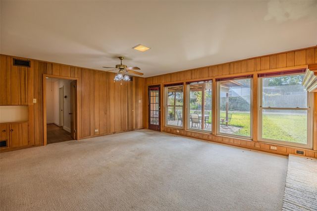 1700 S Park Street, Brenham, TX 77833