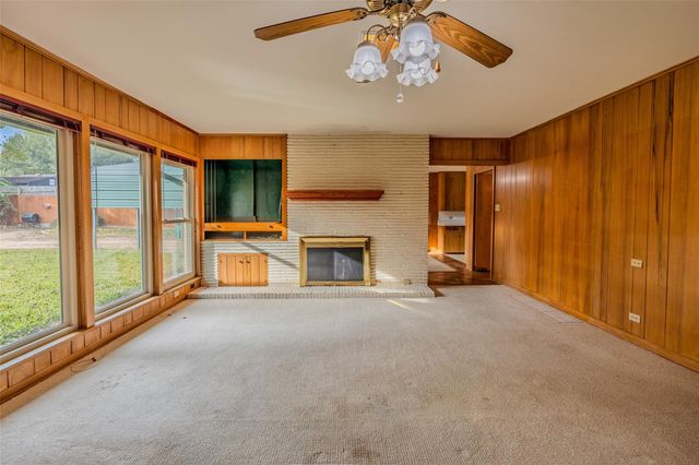 1700 S Park Street, Brenham, TX 77833