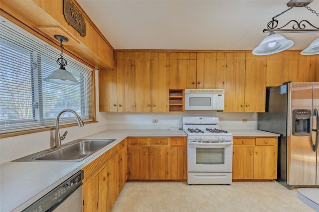 1700 S Park Street, Brenham, TX 77833