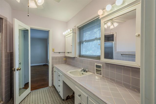 1700 S Park Street, Brenham, TX 77833