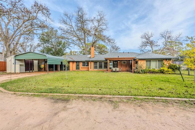1700 S Park Street, Brenham, TX 77833