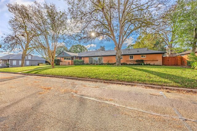 1700 S Park Street, Brenham, TX 77833