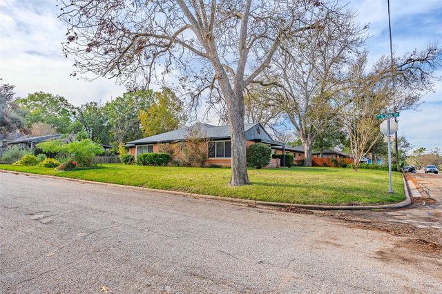 1700 S Park Street, Brenham, TX 77833