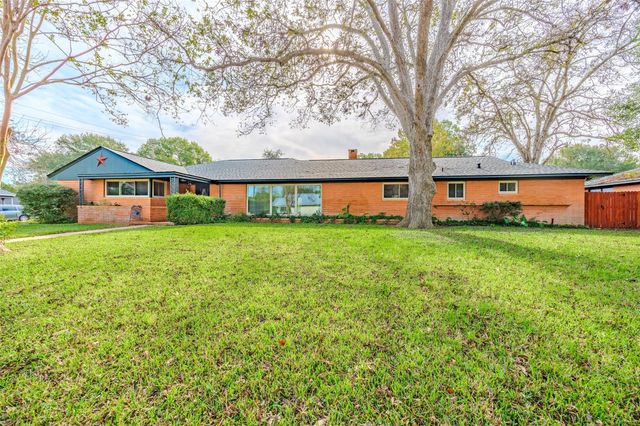 1700 S Park Street, Brenham, TX 77833