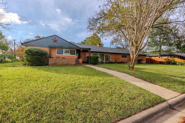 1700 S Park Street, Brenham, TX 77833