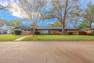 1700 S Park Street, Brenham, TX 77833