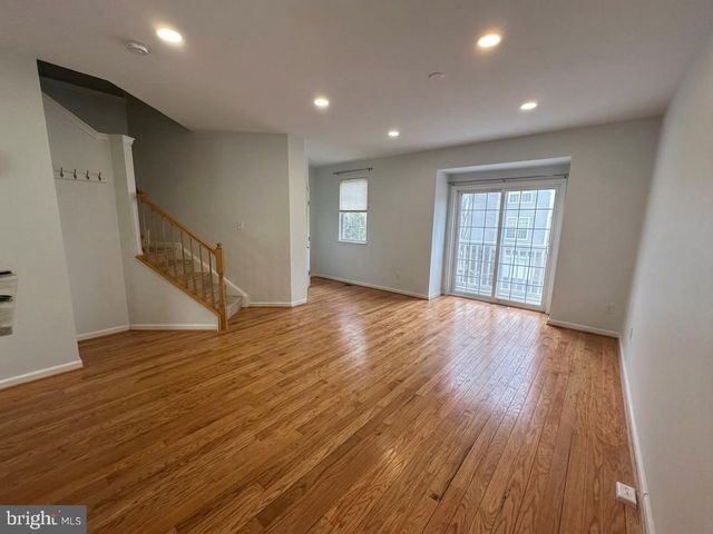 7866 DOGUE INDIAN CIR, Lorton, VA 22079