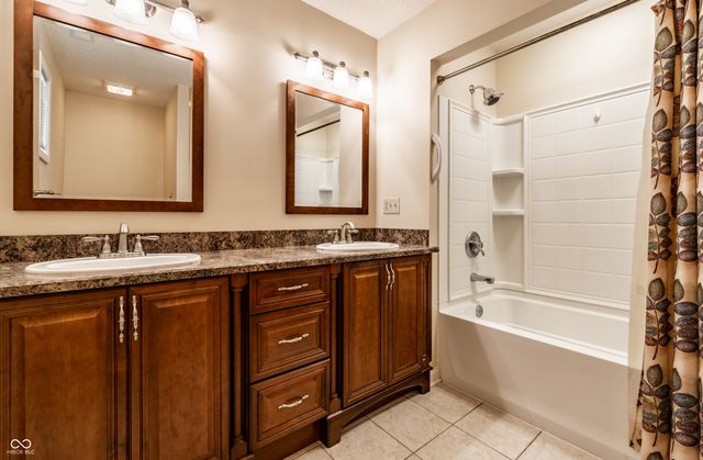 505 Pheasant Run, Zionsville, IN 46077