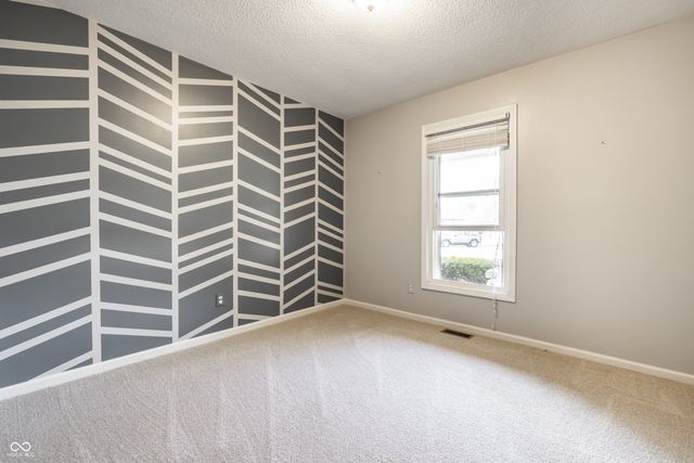 505 Pheasant Run, Zionsville, IN 46077