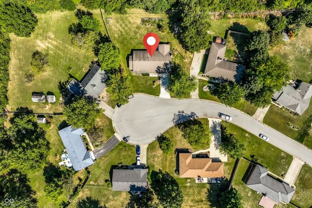 505 Pheasant Run, Zionsville, IN 46077