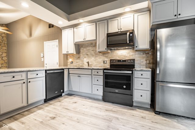 505 Pheasant Run, Zionsville, IN 46077