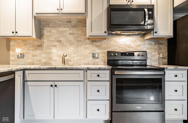 505 Pheasant Run, Zionsville, IN 46077