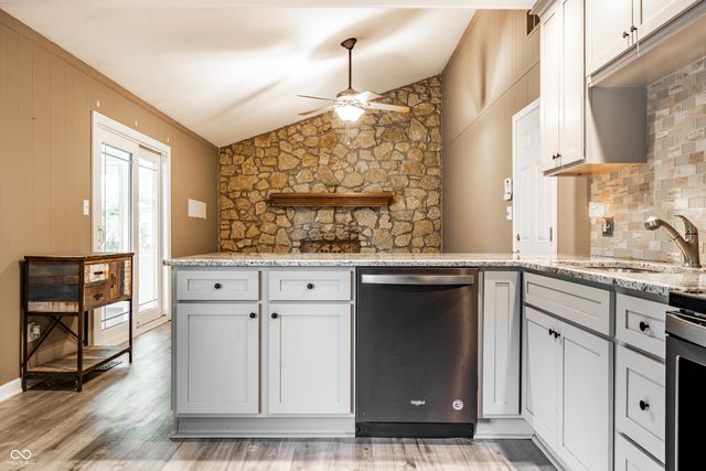 505 Pheasant Run, Zionsville, IN 46077