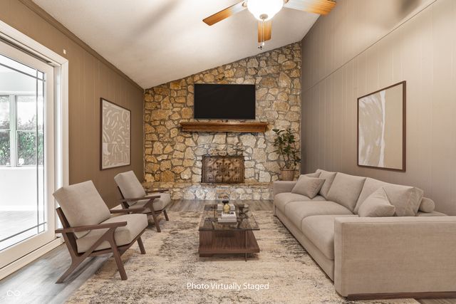 505 Pheasant Run, Zionsville, IN 46077