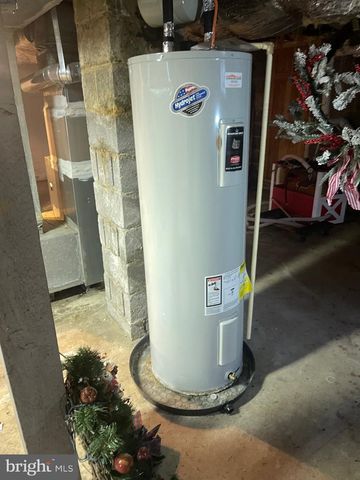 5320 W NORTH AVE, Baltimore, MD 21207