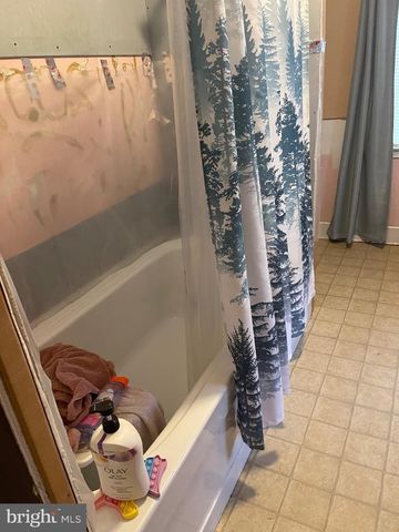 5320 W NORTH AVE, Baltimore, MD 21207