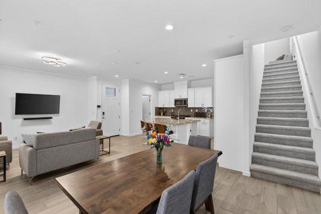 8347 Frontera, Sacramento, CA 95829