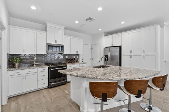 8347 Frontera, Sacramento, CA 95829