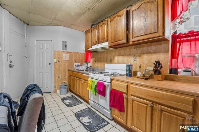 715 22nd Street, Union City, NJ 07087