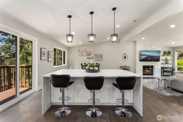 1525 218th Place NE, Sammamish, WA 98074