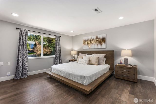 1525 218th Place NE, Sammamish, WA 98074