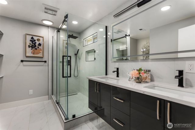 1525 218th Place NE, Sammamish, WA 98074