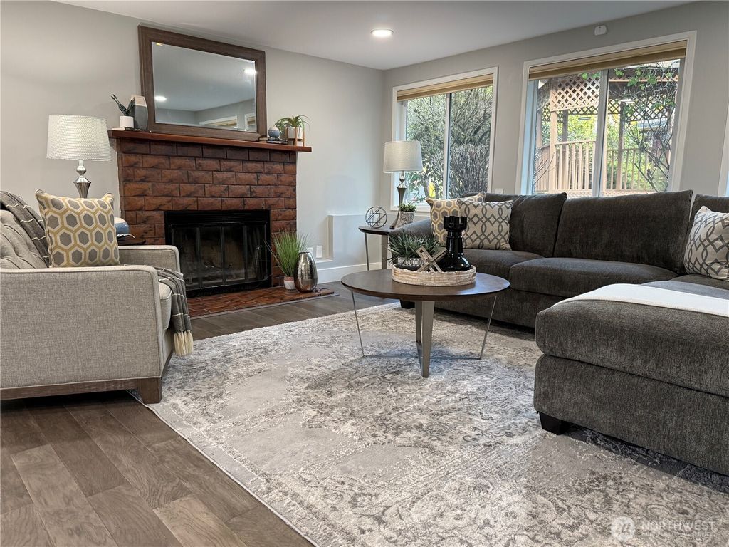 1525 218th Place NE, Sammamish, WA 98074