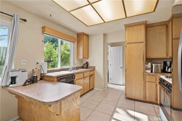 859 S Spruce, Rialto, CA 92376
